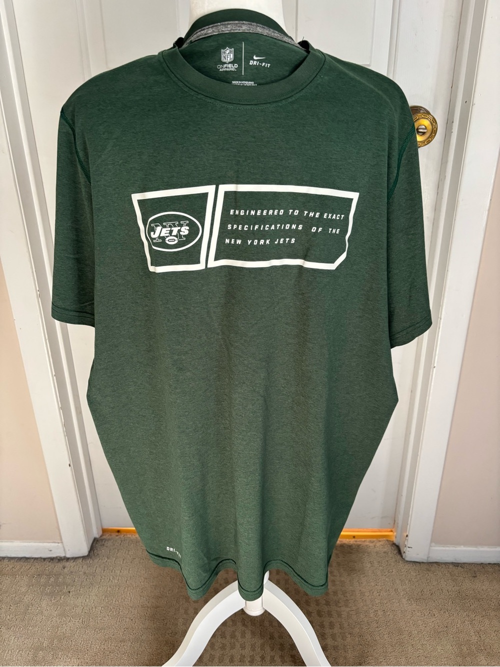 NFL Men's Dark Green Short-Sleeve Graphic Tee
